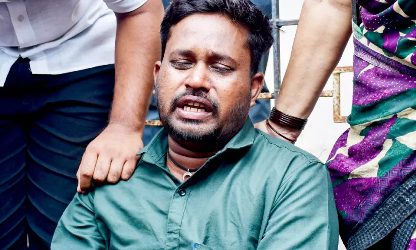 പിറന്നുവീണ് ഏതാനും നാളുകൾ; വെന്തുപോയി ആ ചോരപ്പൈതലുകൾ പിറന്നുവീണ് ഏതാനും നാളുകൾ; വെന്തുപോയി ആ ചോരപ്പൈതലുകൾ