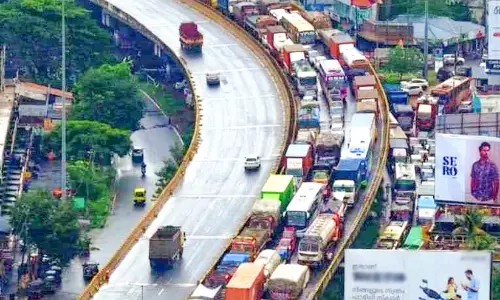 ‘ഓവർടേക്കിന് ശേഷം പ​ഴ​യ ലെ​യ്നി​ലേ​ക്ക് മാ​റണം’; പുതിയ ദേശീയപാതയിൽ യാത്രക്കാർക്ക് മാർഗനിര്‍ദേശവുമായി പൊലീസ്