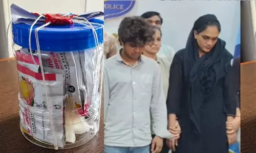 ഗുജറാത്തിൽനിന്ന് മുംബൈയിലേക്ക് 30 ലക്ഷത്തിന്റെ മയക്കുമരുന്ന് കടത്ത്; മുൻ എയർഹോസ്റ്റസ് അടക്കം രണ്ടുപേർ പിടിയിൽ
