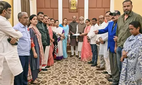 സുപ്രീം കോടതിയുടെ നിർണായക നീക്കം: തൃണമൂൽ കോൺഗ്രസിന്റെ 20 വിമത എം.പിമാർക്ക് നോട്ടീസ് അയച്ചു