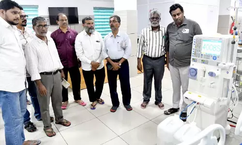 മെഡിക്കൽ കോളജ് വികസനം ചർച്ചയായി; ഡയാലിസിസ് മെഷീൻ സമർപ്പണ ചടങ്ങ്