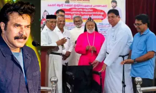 ആതുരാലയങ്ങൾക്ക് വീൽചെയറുകൾ; മമ്മൂട്ടിയുടെ ഓണസമ്മാനം