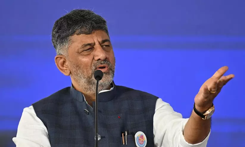 കർണാടകയിൽ ‘വന്ദേ മാതരം’ ആദ്യ രണ്ട് വരികൾ മാത്രം; കോൺഗ്രസ് നിലപാടിൽ ഉറച്ച് ഡി.കെ. ശിവകുമാർ കർണാടകയിൽ ‘വന്ദേ മാതരം’ ആദ്യ രണ്ട് വരികൾ മാത്രം; കോൺഗ്രസ് നിലപാടിൽ ഉറച്ച് ഡി.കെ. ശിവകുമാർ