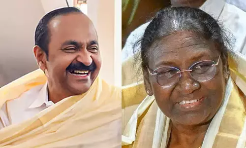 ‘ഒന്നാണ് നമ്മൾ ഒറ്റക്കല്ല എന്ന തിരിച്ചറിവ് ഓണം മനസ്സിൽ ഉണ്ടാക്കും’ -ആശംസകൾ നേർന്ന് രാഷ്ട്രപതിയും മുഖ്യമന്ത്രിയും ‘ഒന്നാണ് നമ്മൾ ഒറ്റക്കല്ല എന്ന തിരിച്ചറിവ് ഓണം മനസ്സിൽ ഉണ്ടാക്കും’ -ആശംസകൾ നേർന്ന് രാഷ്ട്രപതിയും മുഖ്യമന്ത്രിയും
