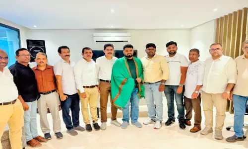 പി.​കെ. ന​വാ​സ് എം.​എ​ൽ.​എ​യു​മാ​യി വ​ള്ളി​ക്കു​ന്ന് മ​ണ്ഡ​ലം കെ.​എം.​സി.​സി ച​ർ​ച്ച ന​ട​ത്തി