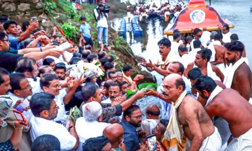 ഓ​ണ​വി​ഭ​വ​ങ്ങ​ളു​മാ​യി തി​രു​വോ​ണ​ത്തോ​ണി ഇ​ന്ന് ആ​റ​ന്മു​ള​യി​ലെ​ത്തും