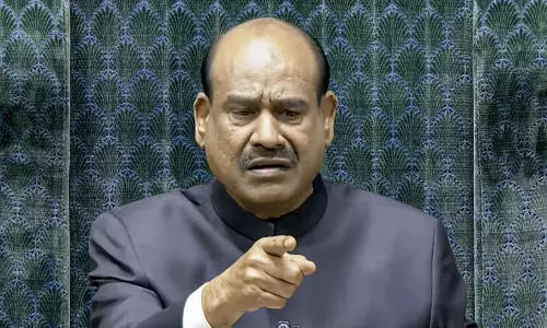 ഏഴ് ദിവസത്തിനകം മറുപടി നൽകണം; വിമത ടിഎംസി എംപിമാർക്ക് സ്പീക്കറുടെ നോട്ടീസ്