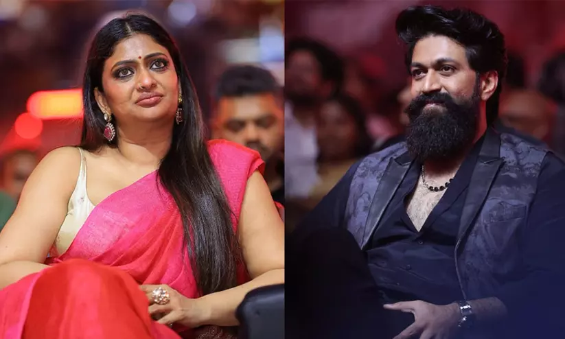 ഞാൻ എഴുതുന്നത് ഒന്ന്, ചിത്രീകരിച്ചത് മറ്റൊന്ന്; ടോക്സിക് സിനിമയെക്കുറിച്ചുള്ള ഗീതു മോഹൻദാസിന്റെ പഴയ വിഡിയോ വീണ്ടും ചർച്ചയാകുന്നു ഞാൻ എഴുതുന്നത് ഒന്ന്, ചിത്രീകരിച്ചത് മറ്റൊന്ന്; ടോക്സിക് സിനിമയെക്കുറിച്ചുള്ള ഗീതു മോഹൻദാസിന്റെ പഴയ വിഡിയോ വീണ്ടും ചർച്ചയാകുന്നു