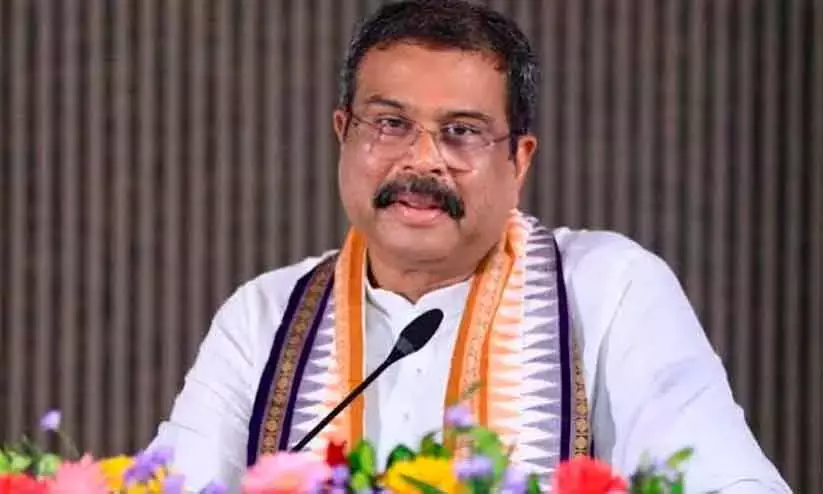 നീറ്റ് പേപ്പർ ചോർച്ച: മുൻ കേന്ദ്രമന്ത്രി ധർമേന്ദ്ര പ്രധാനെതിരെ പൊലീസിൽ പരാതി നീറ്റ് പേപ്പർ ചോർച്ച: മുൻ കേന്ദ്രമന്ത്രി ധർമേന്ദ്ര പ്രധാനെതിരെ പൊലീസിൽ പരാതി
