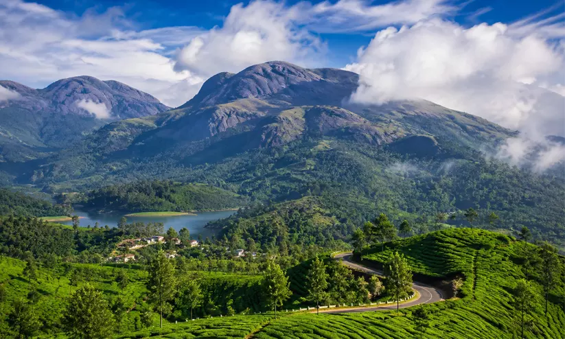 ഓണം കഴിഞ്ഞാലും ആഘോഷം തുടരാം; സഞ്ചാരികളുടെ പ്രിയ ഇടമായി വയനാട് ഓണം കഴിഞ്ഞാലും ആഘോഷം തുടരാം; സഞ്ചാരികളുടെ പ്രിയ ഇടമായി വയനാട്