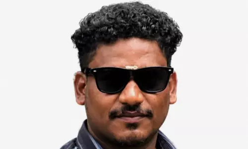 വടംവലിയിൽ പങ്കെടുത്ത യുവാവ് കുഴഞ്ഞുവീണുമരിച്ചു വടംവലിയിൽ പങ്കെടുത്ത യുവാവ് കുഴഞ്ഞുവീണുമരിച്ചു