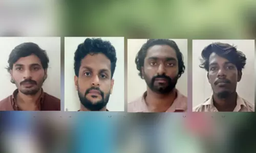 അന്തർസംസ്ഥാന വാഹന മോഷ്ടാക്കൾ അറസ്റ്റിൽ അന്തർസംസ്ഥാന വാഹന മോഷ്ടാക്കൾ അറസ്റ്റിൽ
