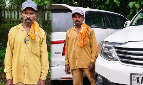 രാവിലെ ഫോർച്യൂണറിൽ വന്നിറങ്ങുന്നത് തെരുവുകൾ തൂത്തുവാരാന്‍; തൊഴിലിനെ ദൈവമാക്കിയ ശേഷപ്പയുടെ വിജയഗാഥ
