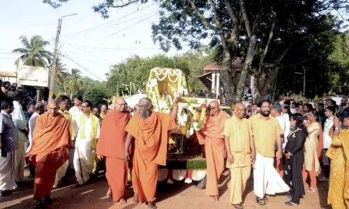ശ്രീനാരായണ ഗുരു കേരളത്തിന്‍റെ സാമൂഹിക പുരോഗതിയിൽ കൈയൊപ്പ് ചാർത്തി; മുഖ്യമന്ത്രി
