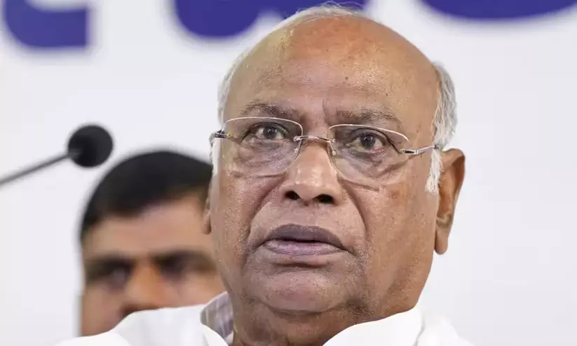 നേപ്പാളിലെ പ്രളയബാധിതർക്കായി രക്ഷാപ്രവർത്തനം ശക്തമാക്കണം; എൻഡിആർഎഫ് സംഘത്തെ അയക്കണമെന്ന് ഖാർഗെ നേപ്പാളിലെ പ്രളയബാധിതർക്കായി രക്ഷാപ്രവർത്തനം ശക്തമാക്കണം; എൻഡിആർഎഫ് സംഘത്തെ അയക്കണമെന്ന് ഖാർഗെ