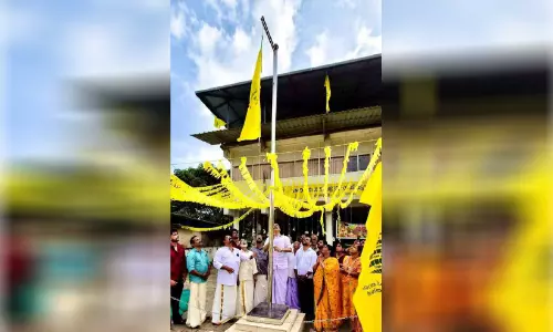 ഗു​രു​ജ​യ​ന്തി കൊ​ണ്ടാ​ടി; നാ​ടൊ​ന്നാ​കെ