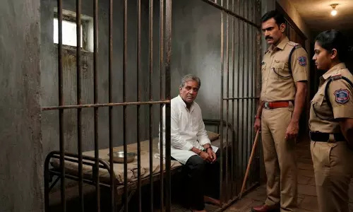 ഇത് തെലങ്കാനയിലെ ‘സുകുമാരക്കുറുപ്പ്’; നിയമത്തിന്റെ കണ്ണുവെട്ടിച്ചത് 40 വര്‍ഷം, ഒടുവിൽ പിടിക്കപ്പെട്ടത് സര്‍ക്കാറിന്റെ മികച്ച അധ്യാപക പുരസ്കാരം നേടി വിരമിച്ചതിന് ശേഷം