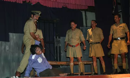 കക്കയം ക്യാമ്പിന്റെ ഭീകരത; ‘ഓർമ്മകൾ സിന്ദാബാദ്’ അരങ്ങേറിയിട്ട് 20 വർഷം