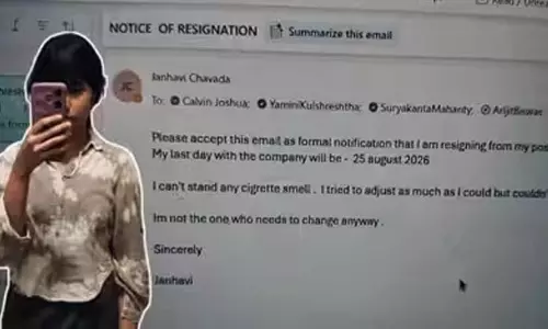 തെറ്റ് എന്‍റേതല്ല, മാറേണ്ടത് ഞാനല്ല; ഓഫീസിലെ പുകവലിയിൽ പ്രതിഷേധിച്ച് യുവതിയുടെ രാജി