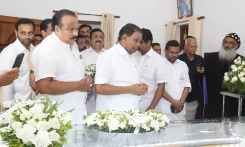 പി.​എ​ച്ച് കു​ര്യ​ന് വി​ട ന​ൽ​കി നാ​ട്