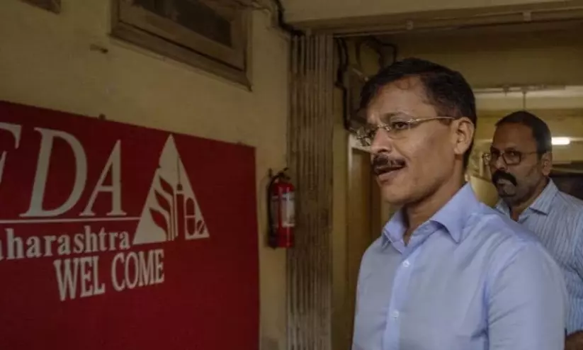 നിങ്ങൾ പ്രഭുവാണെന്നാണോ വിചാരം, എന്തും ചെയ്യാം എന്ന് കരുതുന്നുണ്ടോ?: മഹാരാഷ്ട്ര എഫ്.ഡി.എ നടപടിയെ ചോദ്യം ചെയ്ത് ബോംബെ ഹൈകോടതി നിങ്ങൾ പ്രഭുവാണെന്നാണോ വിചാരം, എന്തും ചെയ്യാം എന്ന് കരുതുന്നുണ്ടോ?: മഹാരാഷ്ട്ര എഫ്.ഡി.എ നടപടിയെ ചോദ്യം ചെയ്ത് ബോംബെ ഹൈകോടതി