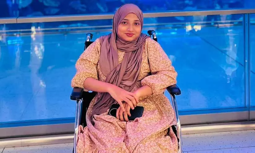 വീൽചെയറിലിരുന്ന് ഷെയ്ഹ കൈയെത്തിപ്പിടിച്ചു, ജെ.ആർ.എഫ്; ഇത് പരിമിതികളെ അതിജയിച്ച നിശ്ചയദാർഢ്യത്തിന്റെ കരുത്ത് വീൽചെയറിലിരുന്ന് ഷെയ്ഹ കൈയെത്തിപ്പിടിച്ചു, ജെ.ആർ.എഫ്; ഇത് പരിമിതികളെ അതിജയിച്ച നിശ്ചയദാർഢ്യത്തിന്റെ കരുത്ത്
