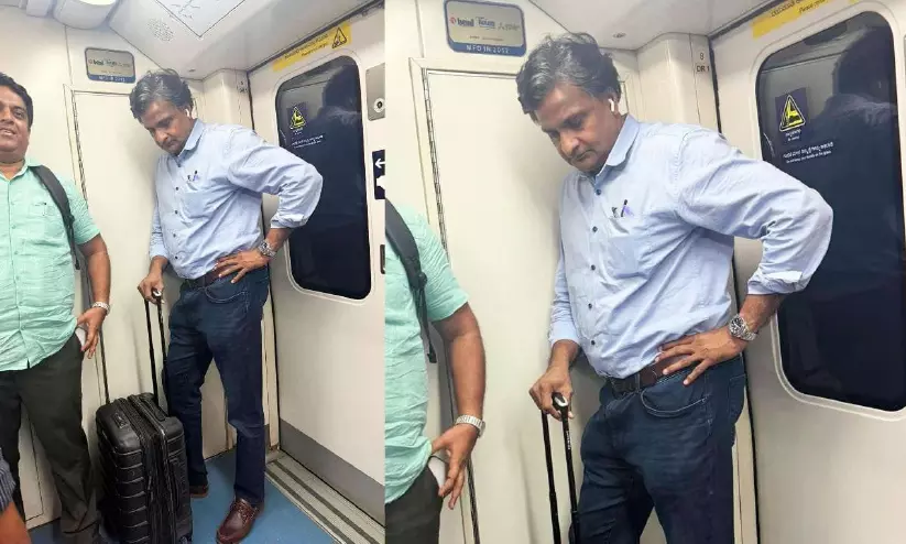 നമ്മ മെട്രോയിൽ താരജാടയില്ലാതെ സൂപ്പർതാരം; ജവഗൽ ശ്രീനാഥിന്റെ ചിത്രം വൈറൽ നമ്മ മെട്രോയിൽ താരജാടയില്ലാതെ സൂപ്പർതാരം; ജവഗൽ ശ്രീനാഥിന്റെ ചിത്രം വൈറൽ