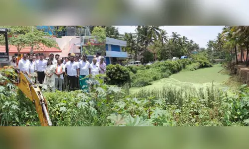 എ.വി.എം.കനാൽ ശുചീകരണത്തിന് തുടക്കം