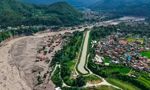 നേപ്പാൾ പ്രളയം: കൈലാസ യാത്രയ്ക്ക് പോയ 23 അംഗ സംഘം കാഠ്മണ്ഡുവിലെത്തി; 44 അംഗ സംഘം നാളെ കോഴിക്കോട്ടെത്തും നേപ്പാൾ പ്രളയം: കൈലാസ യാത്രയ്ക്ക് പോയ 23 അംഗ സംഘം കാഠ്മണ്ഡുവിലെത്തി; 44 അംഗ സംഘം നാളെ കോഴിക്കോട്ടെത്തും