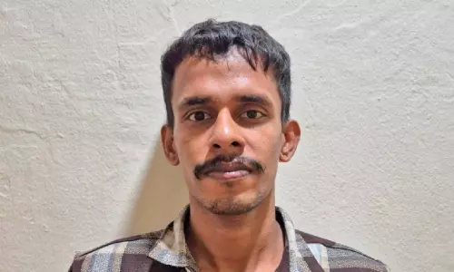വളപട്ടണത്ത് വീട് കുത്തിത്തുറന്ന് കവര്ച്ച; യുവാവ് അറസ്റ്റിൽ വളപട്ടണത്ത് വീട് കുത്തിത്തുറന്ന് കവര്ച്ച; യുവാവ് അറസ്റ്റിൽ