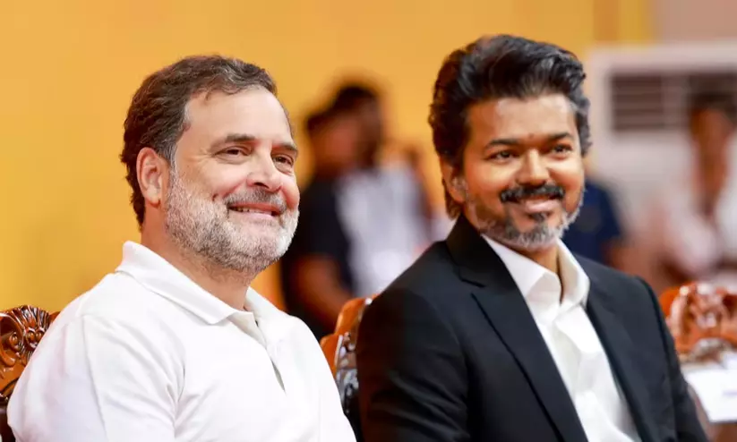 വിജയ്യെ പ്രധാനമന്ത്രി സ്ഥാനാർത്ഥിയാക്കണമെന്ന് ടി.വി.കെ; രാഹുൽ ഗാന്ധിയെ പിന്തുണച്ചില്ലെങ്കിൽ രാജി ഉറപ്പെന്ന് കോൺഗ്രസ് മുന്നറിയിപ്പ് വിജയ്യെ പ്രധാനമന്ത്രി സ്ഥാനാർത്ഥിയാക്കണമെന്ന് ടി.വി.കെ; രാഹുൽ ഗാന്ധിയെ പിന്തുണച്ചില്ലെങ്കിൽ രാജി ഉറപ്പെന്ന് കോൺഗ്രസ് മുന്നറിയിപ്പ്