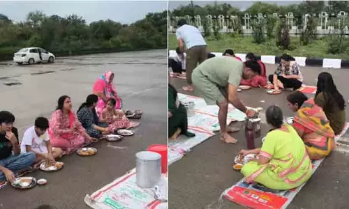 എക്സ്പ്രസ് വേ പിക്നിക് സ്പോട്ടാക്കി മാറ്റി രാജസ്ഥാനിലെ കുടുംബം; റോഡിലിരുന്ന് ഭക്ഷണം കഴിക്കുന്ന ദൃശ്യങ്ങൾ സമൂഹമാധ്യമങ്ങളിൽ വൈറൽ