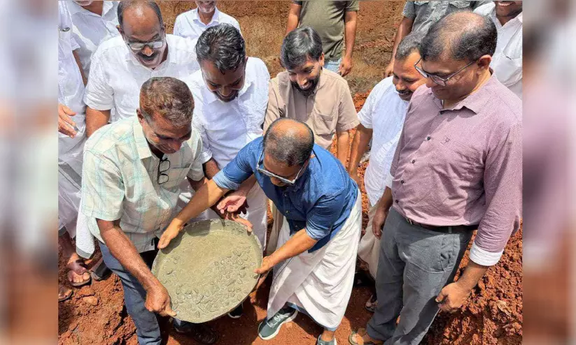 ചേറൂർ ആരോഗ്യ ഉപകേന്ദ്രത്തിന്റെ പുതിയ കെട്ടിടത്തിന് തറക്കല്ലിട്ടു ചേറൂർ ആരോഗ്യ ഉപകേന്ദ്രത്തിന്റെ പുതിയ കെട്ടിടത്തിന് തറക്കല്ലിട്ടു