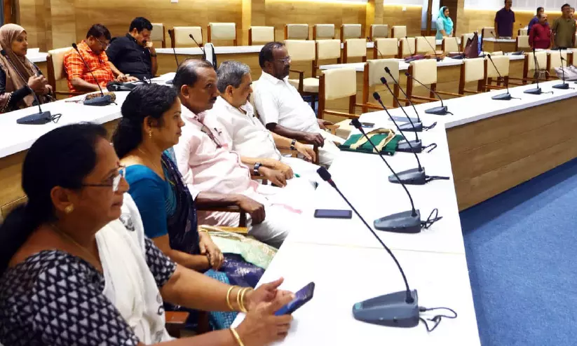 വന്ദേമാതരം പൂർണമായി പാടി പാലക്കാട് നഗരസഭ കൗൺസിൽ വന്ദേമാതരം പൂർണമായി പാടി പാലക്കാട് നഗരസഭ കൗൺസിൽ