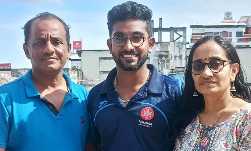 നീന്തൽക്കുളത്തിൽ മെഡലുകൾ വാരിക്കൂട്ടി കായിക കുടുംബം നീന്തൽക്കുളത്തിൽ മെഡലുകൾ വാരിക്കൂട്ടി കായിക കുടുംബം