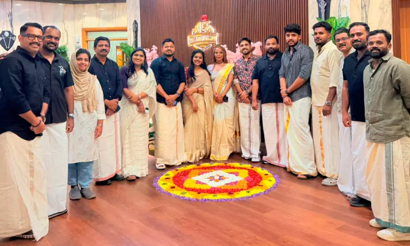 വര്ണാഭമായി ഓണാഘോഷം വര്ണാഭമായി ഓണാഘോഷം