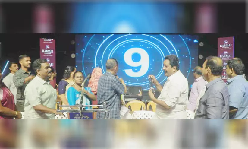 പുനലൂർ പട്ടണം ഇനി കാമറ നിരീക്ഷണത്തിൽ പുനലൂർ പട്ടണം ഇനി കാമറ നിരീക്ഷണത്തിൽ