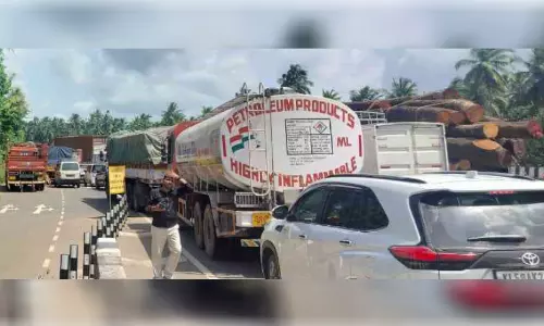 മാഹി ബൈപാസിൽ ഗതാഗതക്കുരുക്ക് പതിവ് മാഹി ബൈപാസിൽ ഗതാഗതക്കുരുക്ക് പതിവ്
