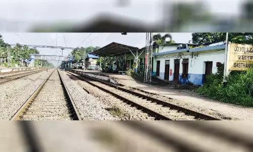 ശാസ്താംകോട്ട റെയിൽവേ സ്‌റ്റേഷൻ വികസനം വൈകുന്നതിനെതിരെ പ്രതിഷേധം