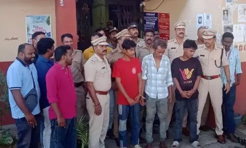 സ്ത്രീ യാത്രക്കാരുടെ ബാഗ്​ തട്ടിയെടുത്ത് ചാടിയിറങ്ങും, പിടിച്ചെടുത്തത് 10 ലക്ഷത്തിന്റെ മോഷണ മുതലുകൾ; ട്രെയിനിൽ കവർച്ച നടത്തുന്ന മൂന്നംഗ സംഘം അറസ്റ്റിൽ