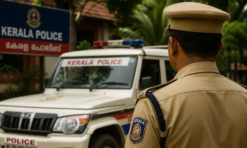 സ്‌പാ ജീവനക്കാരിയെക്കൊണ്ട് സൗജന്യമായി മസാജ് ചെയ്യിപ്പിച്ചു, പണം കൈക്കലാക്കി; പൊലീസുകാരന് സസ്പെൻഷൻ