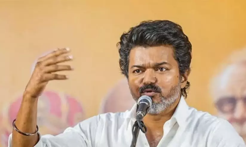 മദ്രാസ് ഹൈകോടതിയുടെ ഔദ്യോഗിക ഭാഷയായി തമിഴിനെ അംഗീകരിക്കണം; നിയമസഭയിൽ പ്രമേയം അവതരിപ്പിക്കാനൊരുങ്ങി വിജയ് മദ്രാസ് ഹൈകോടതിയുടെ ഔദ്യോഗിക ഭാഷയായി തമിഴിനെ അംഗീകരിക്കണം; നിയമസഭയിൽ പ്രമേയം അവതരിപ്പിക്കാനൊരുങ്ങി വിജയ്