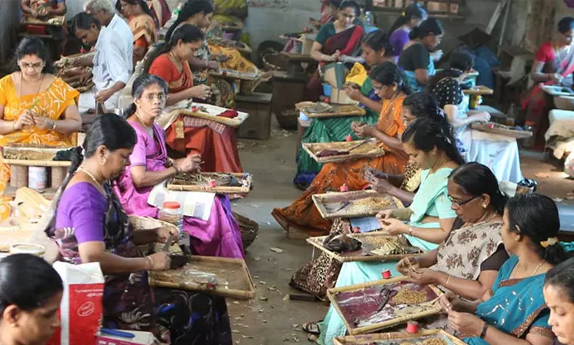ദിനേശ് ബീഡി സഹകരണ സൊസൈറ്റി; നിലപാട് കടുപ്പിച്ച് കോൺഗ്രസ് ദിനേശ് ബീഡി സഹകരണ സൊസൈറ്റി; നിലപാട് കടുപ്പിച്ച് കോൺഗ്രസ്