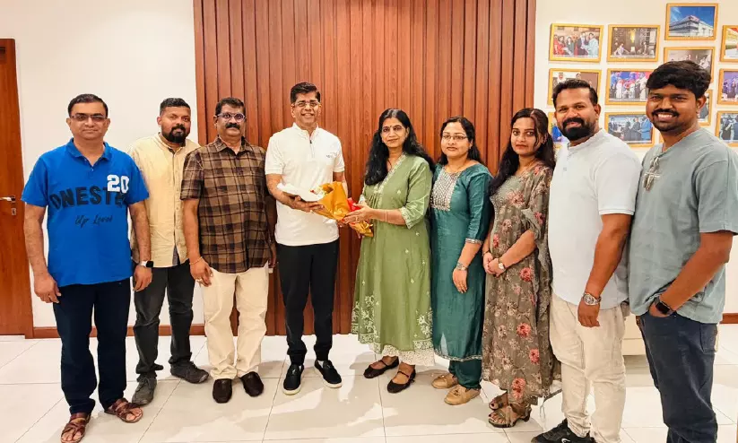 ജീവകാരുണ്യ പ്രവർത്തനത്തിന് പമ്പാവാസൻ നായർക്ക് അനുമോദനം ജീവകാരുണ്യ പ്രവർത്തനത്തിന് പമ്പാവാസൻ നായർക്ക് അനുമോദനം