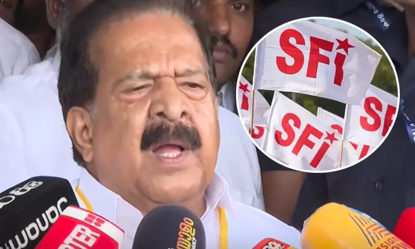 എന്തിനാണ് എസ്.എഫ്.ഐയുടെ ഈ സമരമെന്ന് മനസ്സിലാകുന്നില്ലെന്ന് രമേശ് ചെന്നിത്തല; ‘ദയവായി പൊലീസുകാരെ ആക്രമിച്ച് പ്രശ്നമുണ്ടാക്കരുത്’ എന്തിനാണ് എസ്.എഫ്.ഐയുടെ ഈ സമരമെന്ന് മനസ്സിലാകുന്നില്ലെന്ന് രമേശ് ചെന്നിത്തല; ‘ദയവായി പൊലീസുകാരെ ആക്രമിച്ച് പ്രശ്നമുണ്ടാക്കരുത്’
