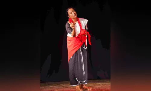 ഏകാംഗ നാടകാഭിനയത്തിൽ അരങ്ങുകൾ വാണ് സിന്ധു ഉല്ലാസ്