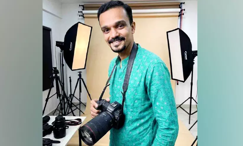 ആ കാമറക്കണ്ണുകൾ മിഴിയടച്ചു; എകരൂലിലെ ഫോട്ടോഗ്രാഫർ റഫീഖ് വിടവാങ്ങി ആ കാമറക്കണ്ണുകൾ മിഴിയടച്ചു; എകരൂലിലെ ഫോട്ടോഗ്രാഫർ റഫീഖ് വിടവാങ്ങി