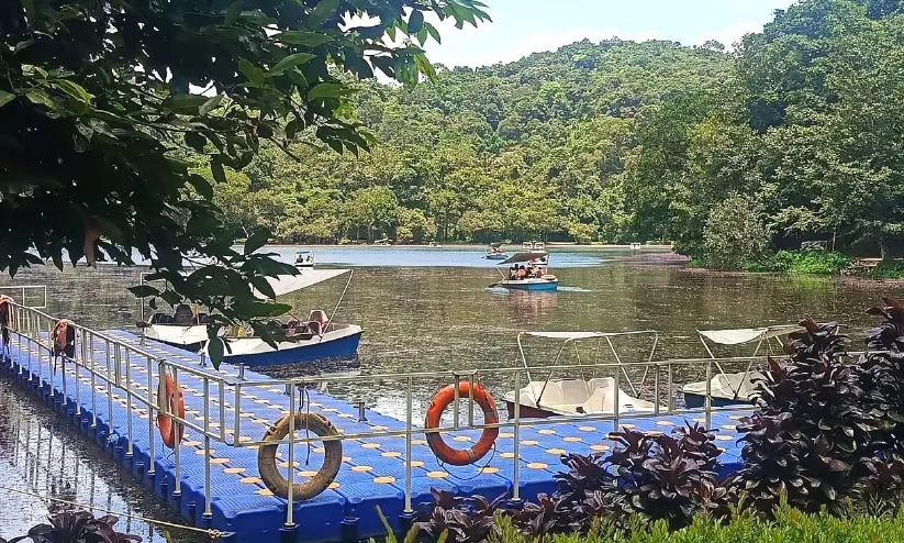 ഓണക്കാലവും കഴിഞ്ഞു; ടൂറിസം മേഖല ഉണർന്നില്ല ഓണക്കാലവും കഴിഞ്ഞു; ടൂറിസം മേഖല ഉണർന്നില്ല