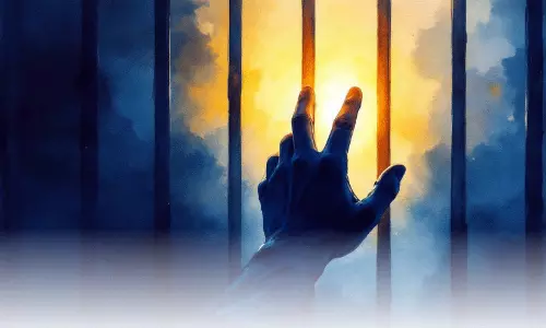 പൂ​മ​ര​ങ്ങ​ളാ​കാ​ന്‍ ത​ട​വി​ല്‍ ക​ഴി​ഞ്ഞ​വ​ര്‍