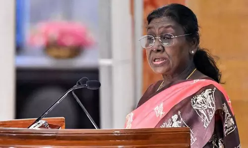 അധ്യാപകർ രാഷ്ട്രത്തിന്റെ ശിൽപികൾ; ദേശീയ അധ്യാപക അവാർഡ് ദാന ചടങ്ങിൽ രാഷ്ട്രപതി ദ്രൗപതി മുർമു അധ്യാപകർ രാഷ്ട്രത്തിന്റെ ശിൽപികൾ; ദേശീയ അധ്യാപക അവാർഡ് ദാന ചടങ്ങിൽ രാഷ്ട്രപതി ദ്രൗപതി മുർമു